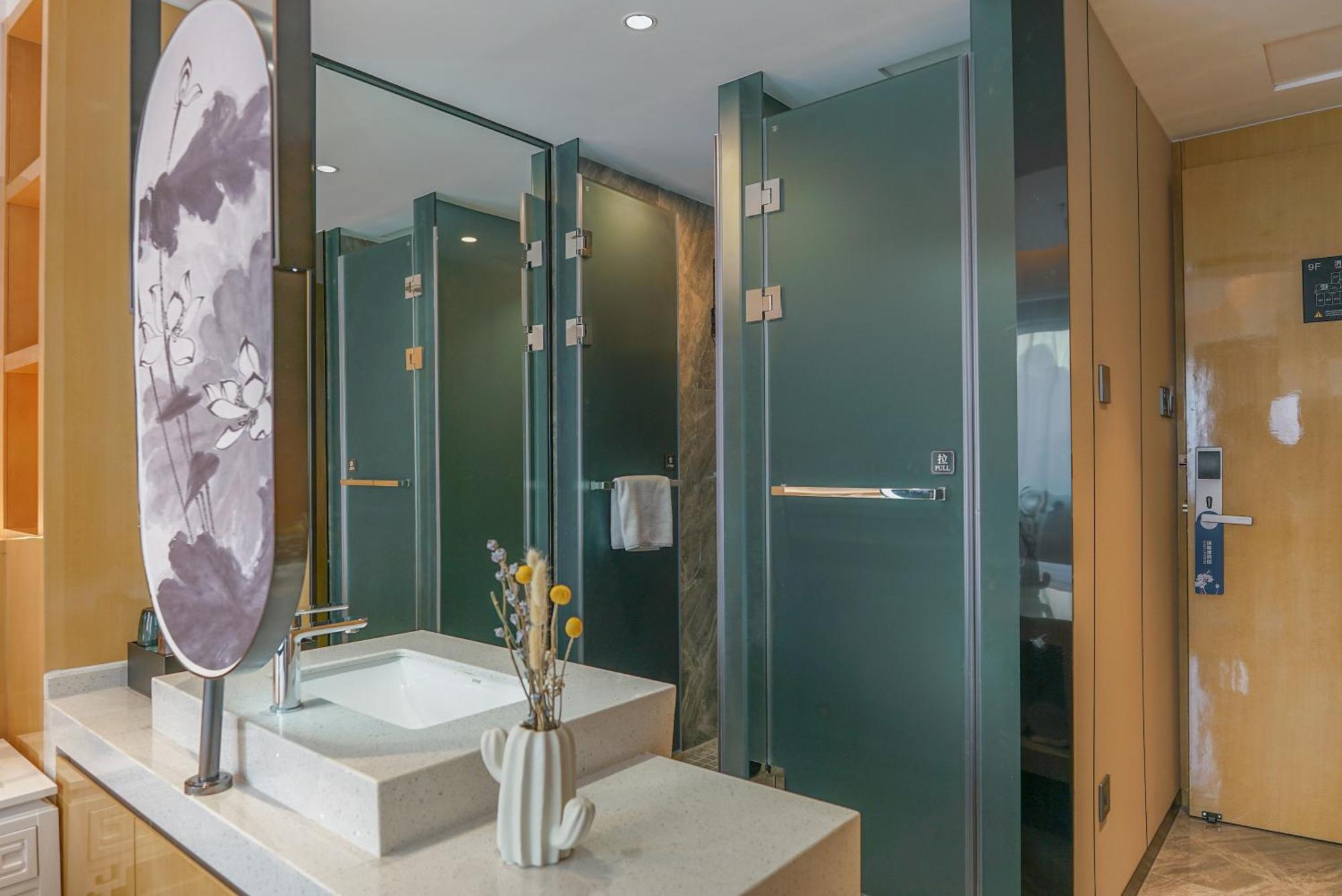 Paco Hotel Shenzhen Luohu Port Екстер'єр фото
